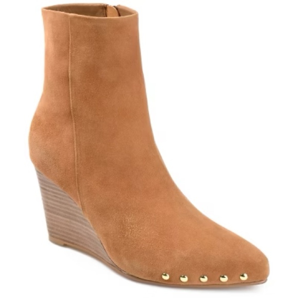 NWOT Journee Signature Reeya Wedge Ankle Booties